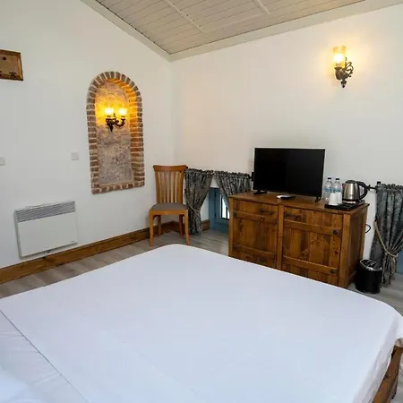 Pietra Ayvalı