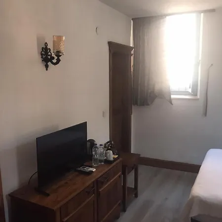 Pietra לינה וארוחת בוקר Ayvalı